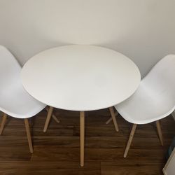 Cute Round Dining Table & 2 Chairs 