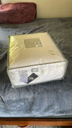Lands End elite duck down comforter - queen -$100