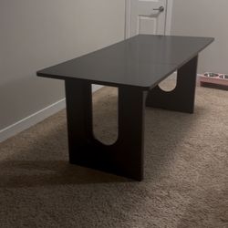 DINING TABLE *no chairs*