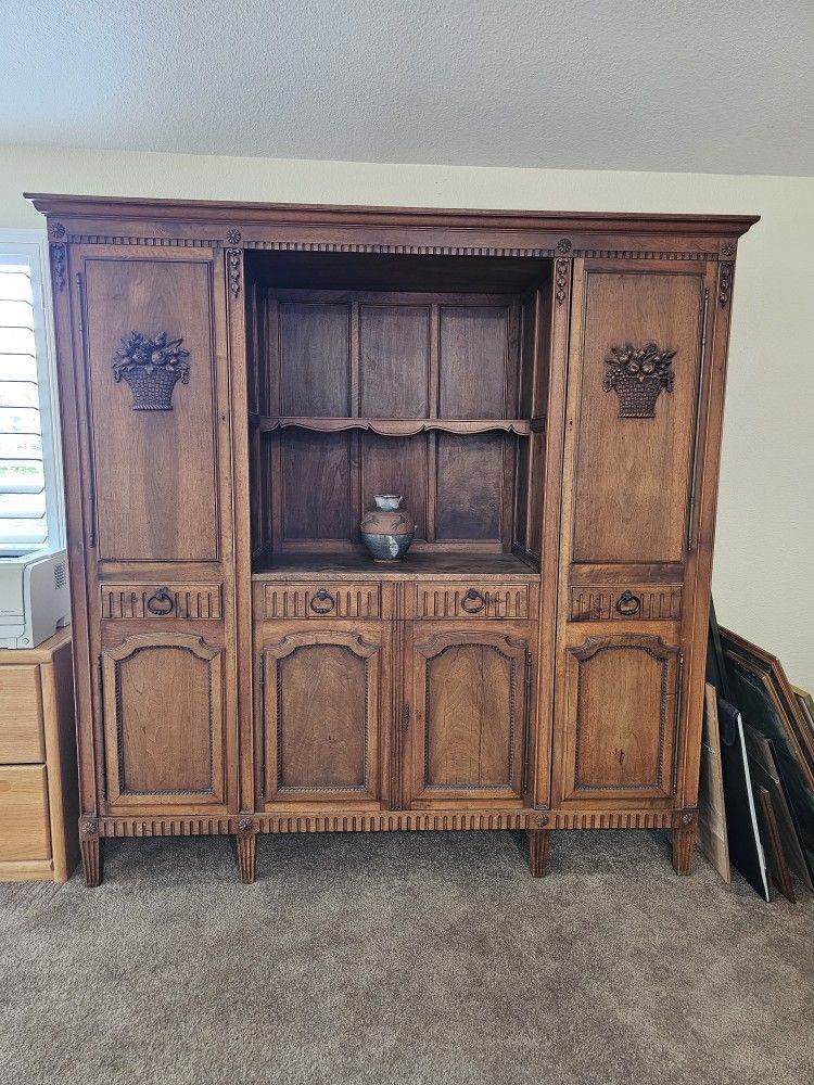 French Antique Walnut Wood Sideboard/Buffet