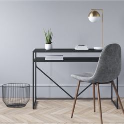 Desk Whit Storage .black