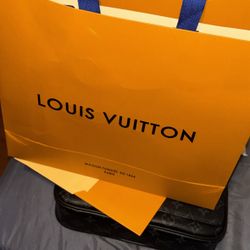 Lv Messager Bag 