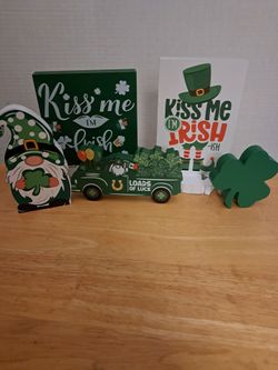 VV-St Patrick mini signs and decor
