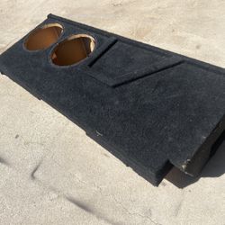 ($150 firm)  Custom Built 1999 to 06 Chevy Extended cab 2/12s sub box custom built