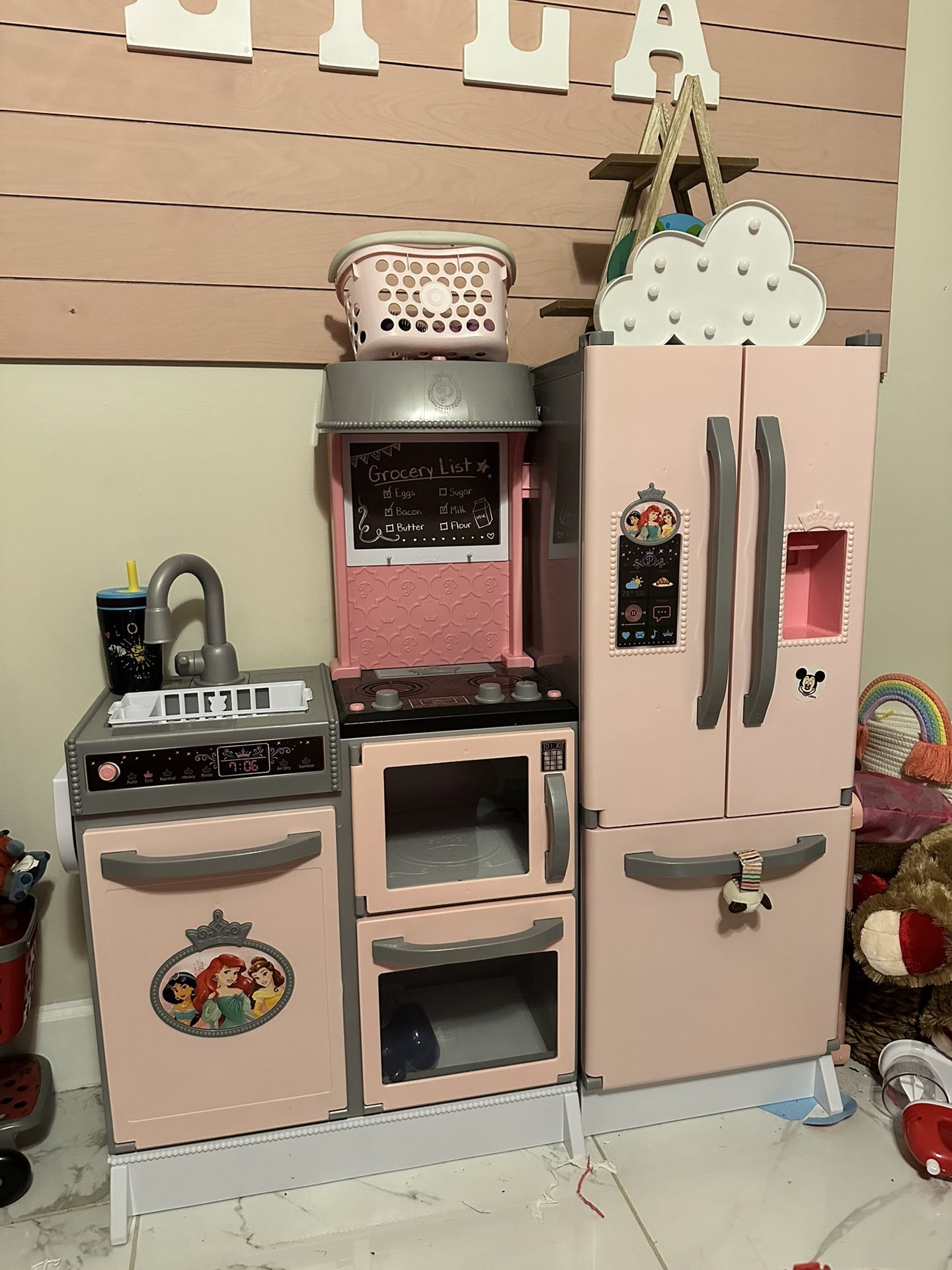 Play Kitchen
