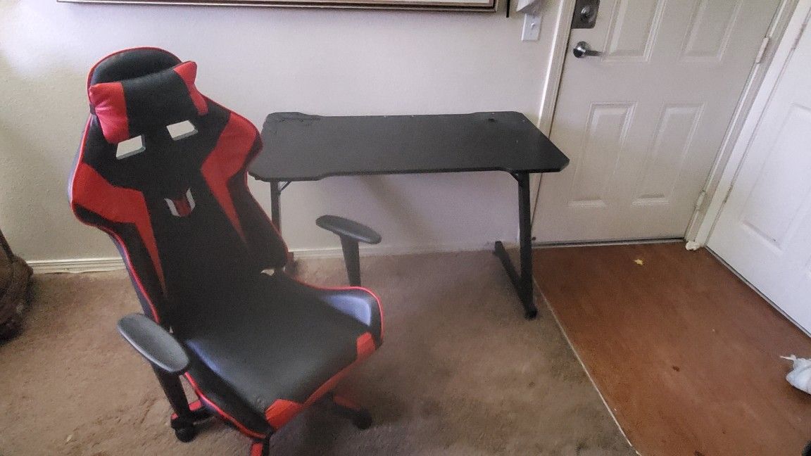 Gaming Chair & Desk