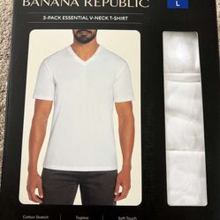 🔥 NEW Banana Republic 3-Pack Men’s V-Neck Tees (L) – Great Xmas Gift!