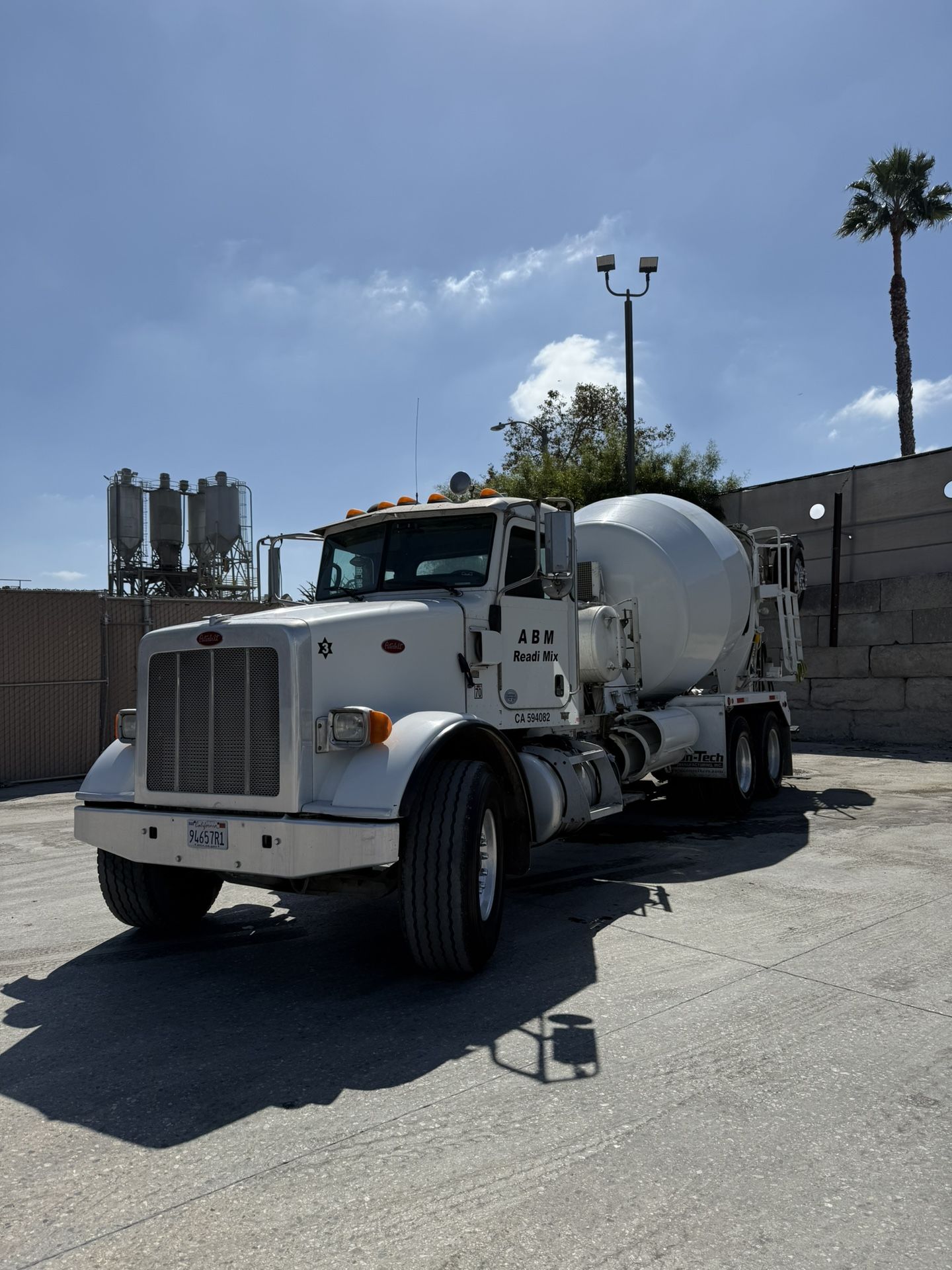 2014 Peterbilt 365 Mixer