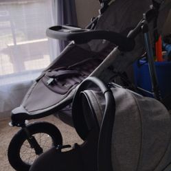 3 Wheel Jogger Baby Stroller And Car Seat!!!!