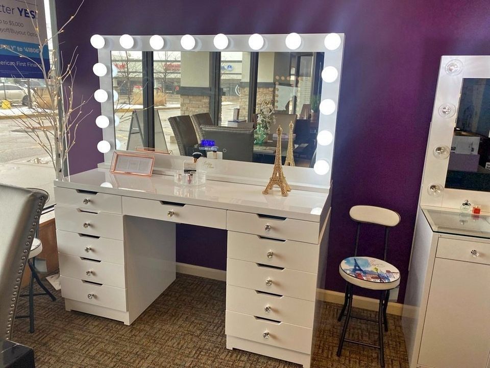 Large Mirrored Vanity