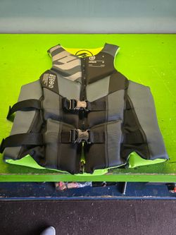 Men's XL Hyperlite life jacket  / vest