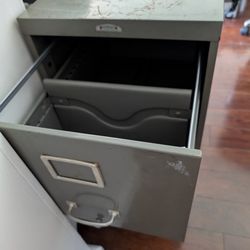 Vintage Grey Metal 2-Drawer Filing Cabinet - "Corrian Jamestown" 🗄️📂