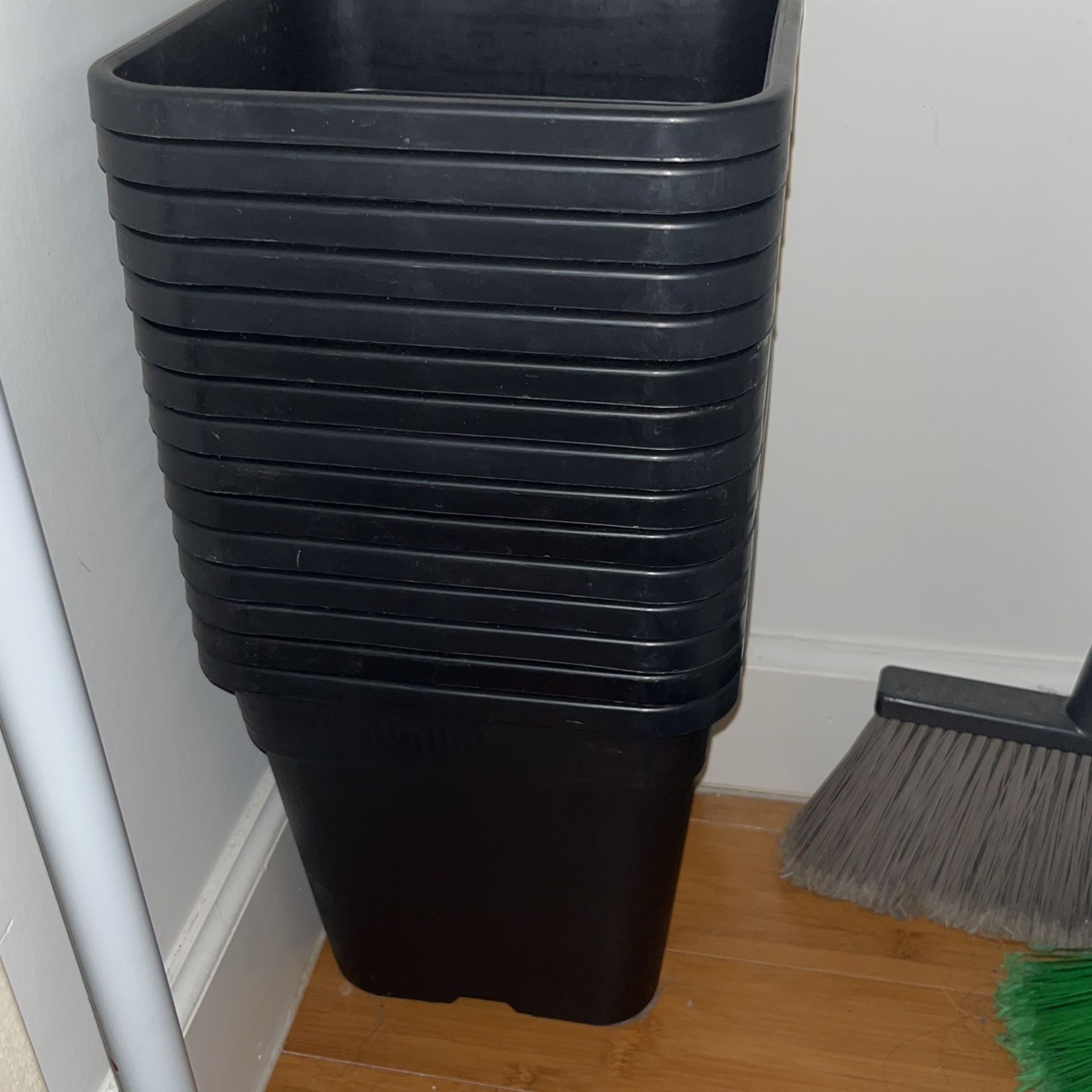 Plant Pots (15 Total) ‼️ Read Description ‼️