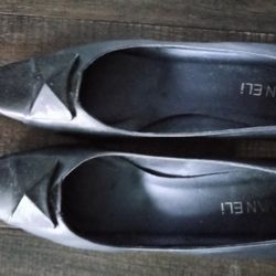 Ladies size 8.5M Vaneli shoes 