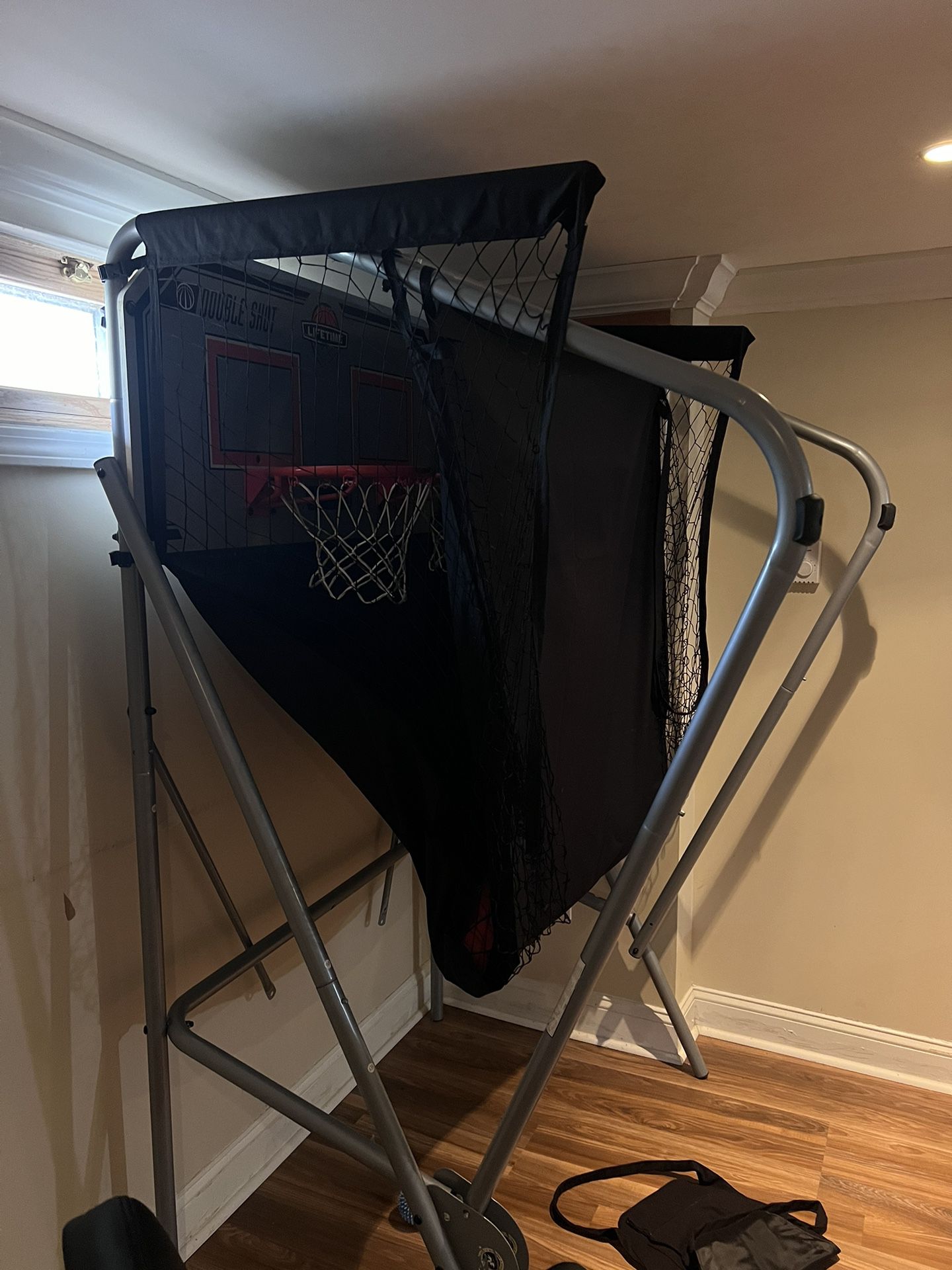 Arcade Style Basketball Hoop