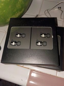 earphone 20$ for 2