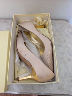 St. John Luxury Rhinestone Pumps Size 7B Made in Italy Original Box