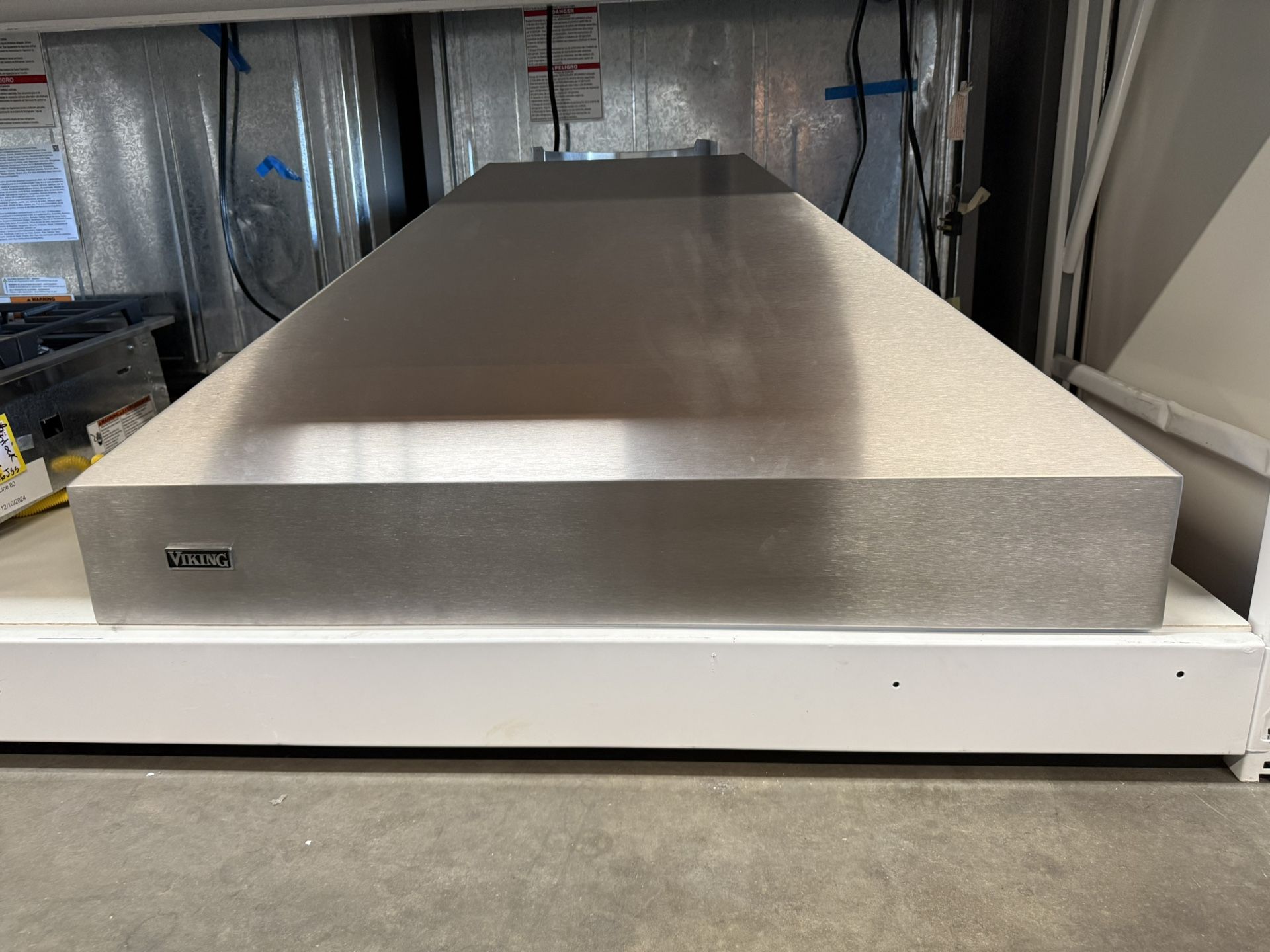 Viking Professional Series 42” Stainless Steel Chimney Wall Hood
