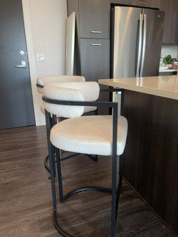 BOUCLE BAR STOOL SET