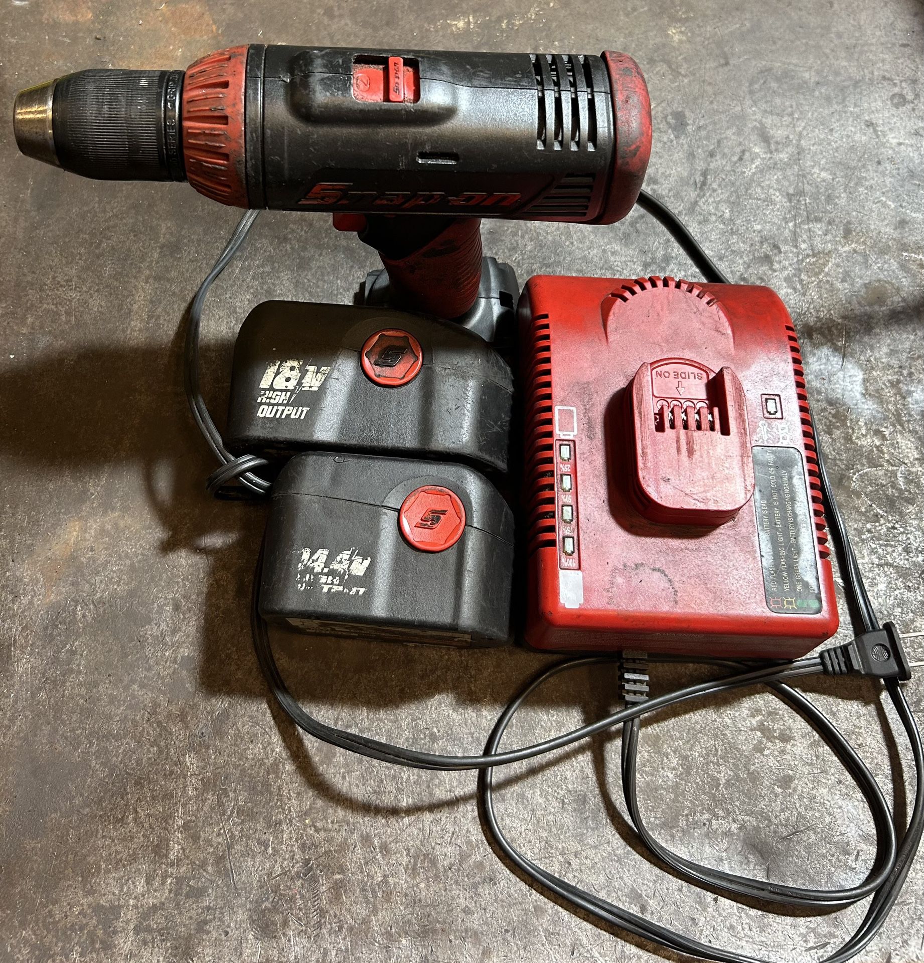 Snap On Drill, Charger & 2 Batteries