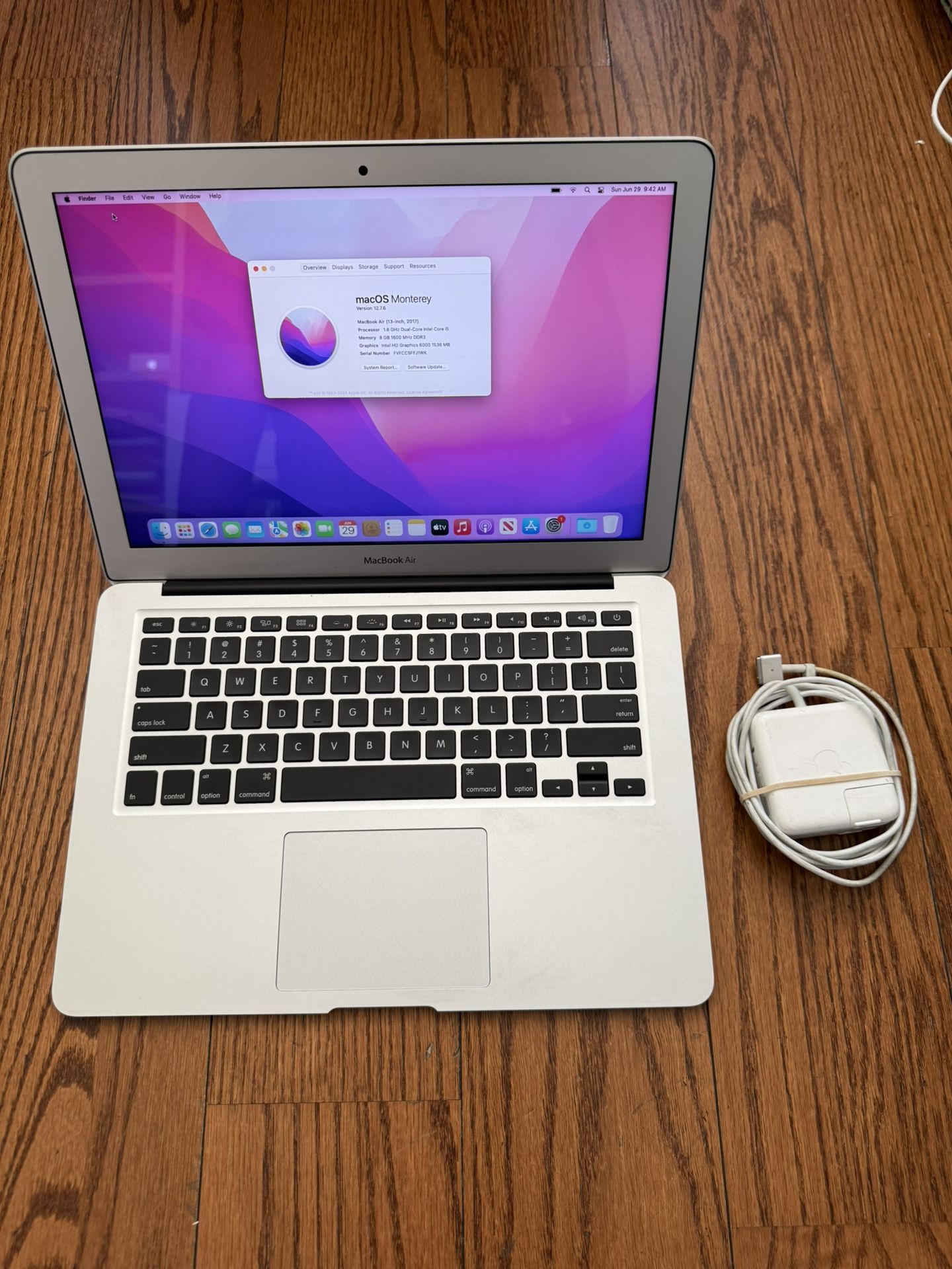 MacBook Air 13” 2017/8GB RAM/128GB SSD/Fully Functional/Good Battery Cycle