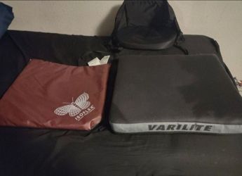 3 large very nice comfy cushions For that chair that has wheels will not separate