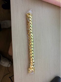 14k gold plated not all gold so don’t ask