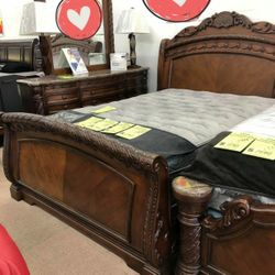 North Shore Dark Brown Panel Bedroom Set 