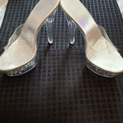 6in Silver Glitter High Heels Size 8