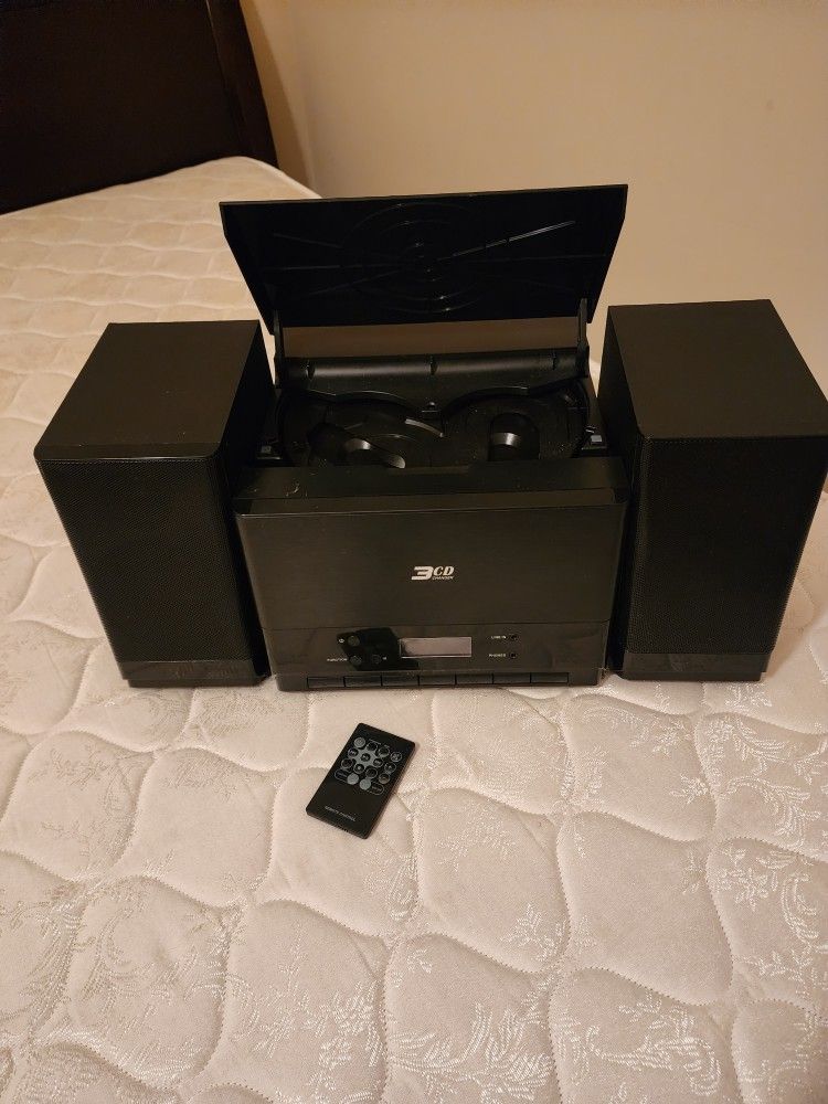 Bluetooth/3CD Stereo System With Remote