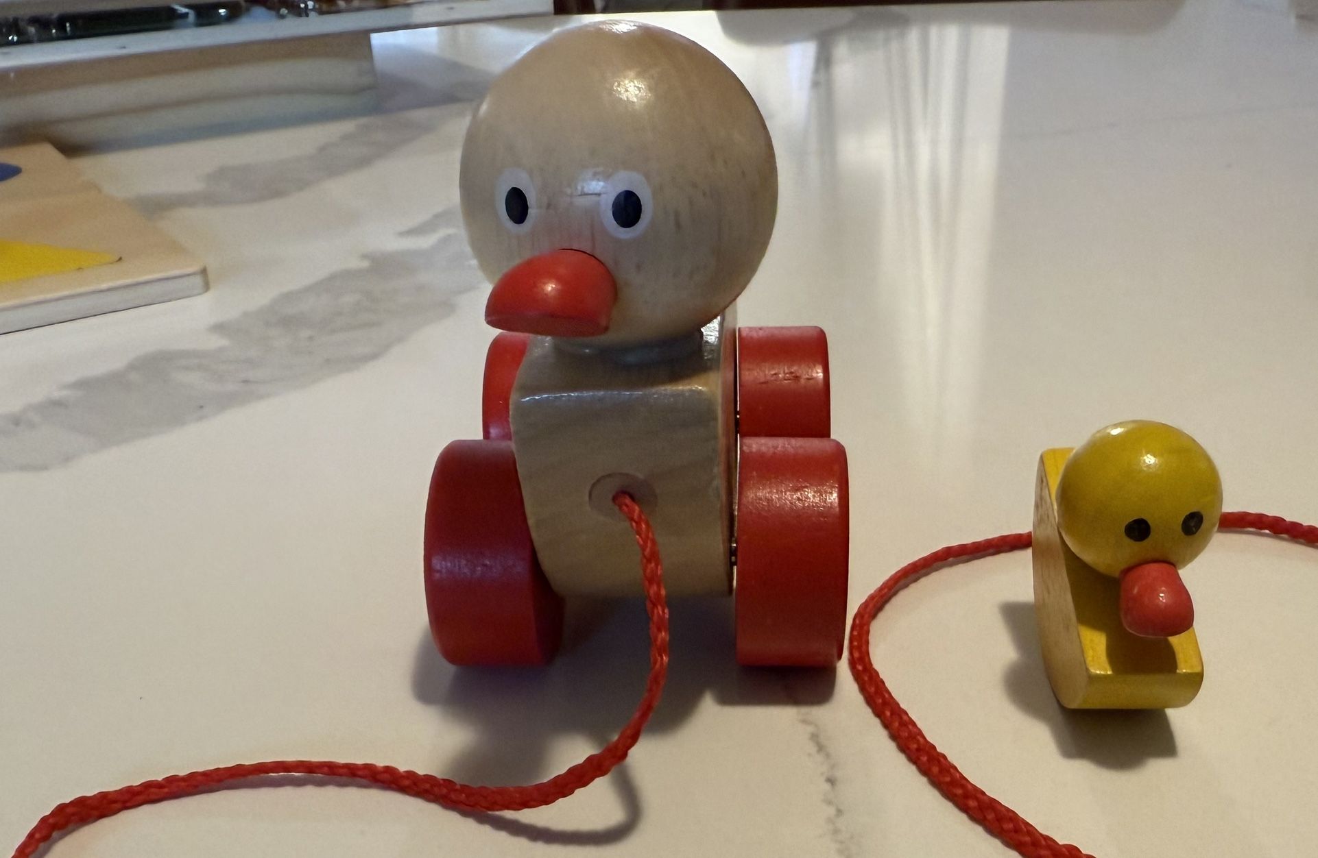 Wooden Pull Along Toy Duck With Duckling