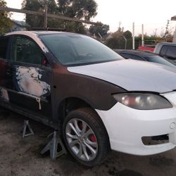 2007 Mazda 3 for parts  good engine