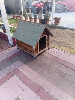 Medium Wooden Dog House – Clean, Solid, Ready to Use