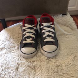 Converse Size 4 