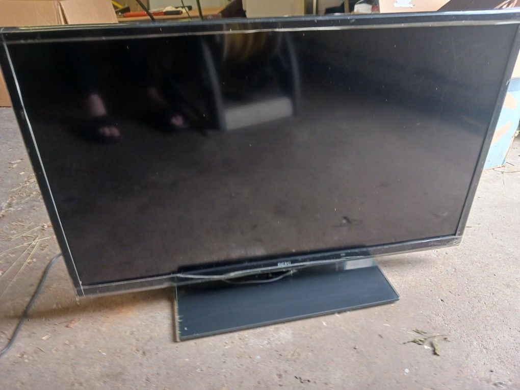 39" 4k HDTV $30