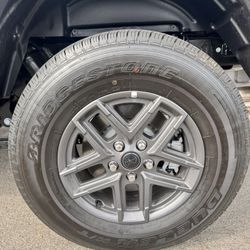 Fits Jeep Wrangler (2007+), Gladiator, Grand Cherokee, Commander — 5x5 bolt pattern Tires