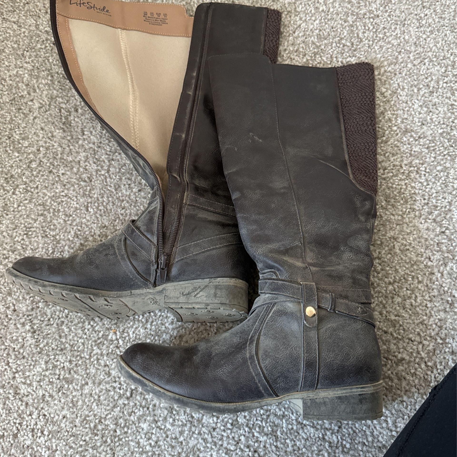 Boots, Size 6M