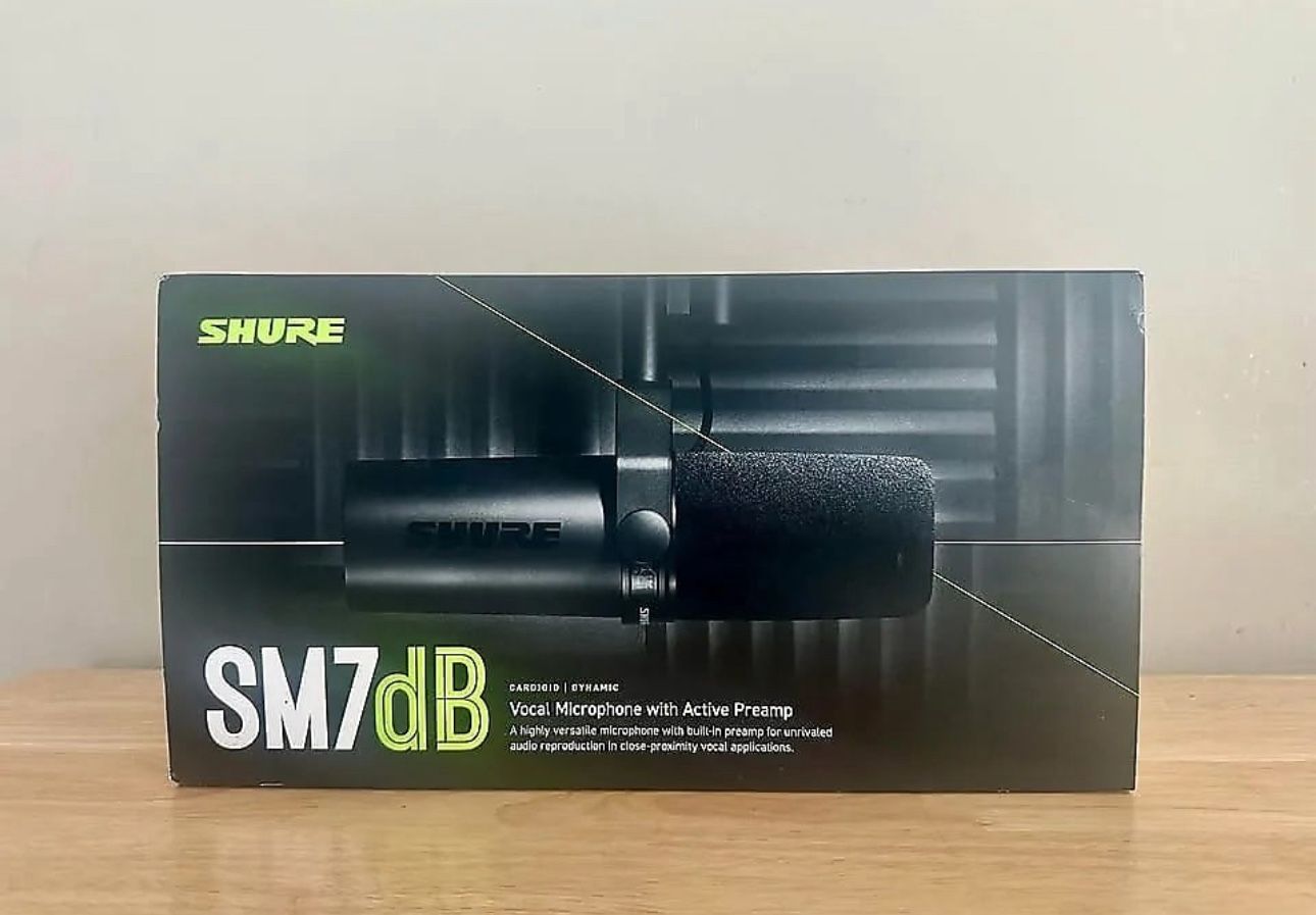 New Shure Sm7db Microphone
