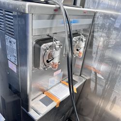 Ice Cream Maker 