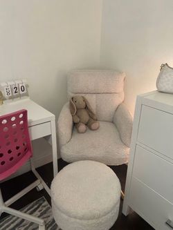Small couch with feet stand