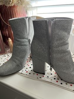Women’s Sparkly Glitter Boot Size 8