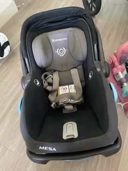 Infant car seat (UPPAbaby Mesa)
