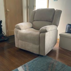 Recliner Excellent Condition 