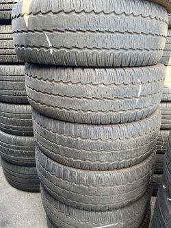 Vendo 235/65/r16 continental por $180