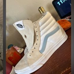 Girls Van's Size 7.5.  Good Condition 