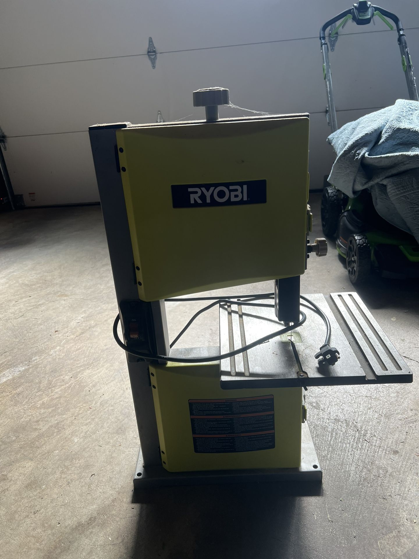 Ryobi 2.5 Amp 9 Inch Corded Bandsaw