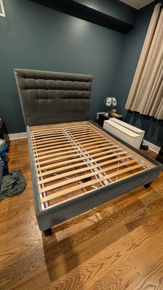Queen Bedframe