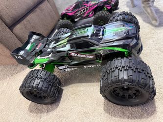 Traxxas sledge RTR with batteries