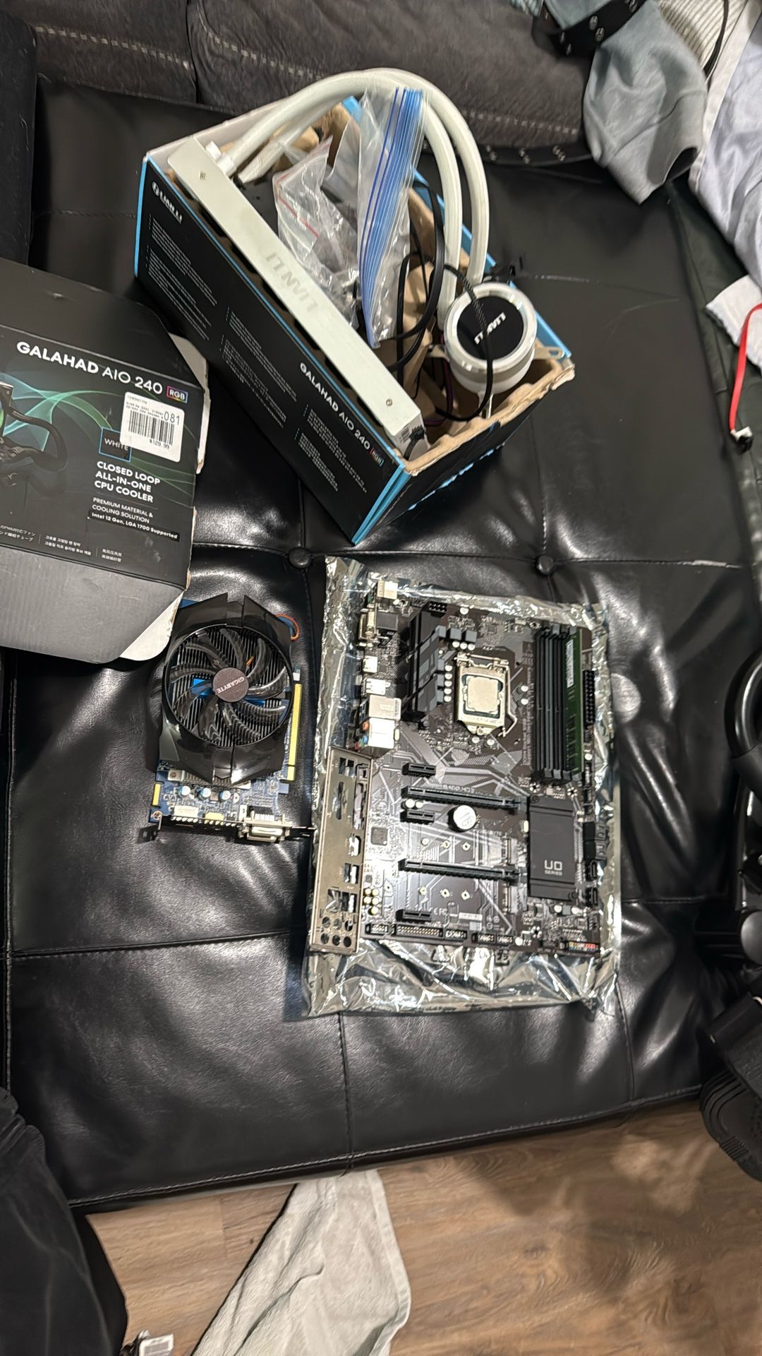 Motherboard With Intel Core I5 10400 2.9gh, 8gb Ram, Gpu And Lian Li Galahad AIO 240 RGB