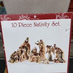 Sam's Club Member's Mark Nativity Set 10 Pc Set with Box and Packaging